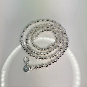 Elegant Silver Beaded Necklace! 20”